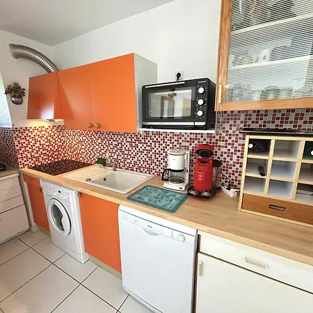 T2 A Avec Terrasse Et Parking - Fr-1-388-242